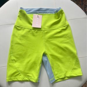 NWT Size XS Wilo Active Neon Lime Bike Shorts